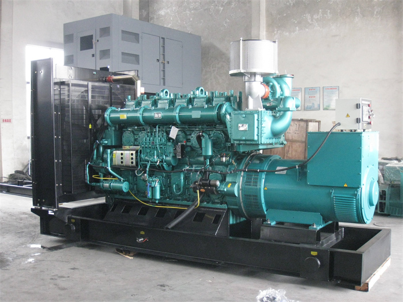 淅川200KW 柴油发电机的油耗是多少?
