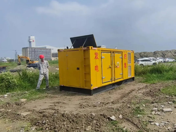 淅川200KW柴油发电机机组每小时的油耗量受哪些因素影响？