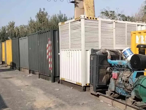 淅川200KW柴油发电机机组每小时油耗是多少？